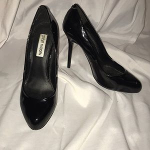 Steven Madden black patent leather 4.5” stiletto